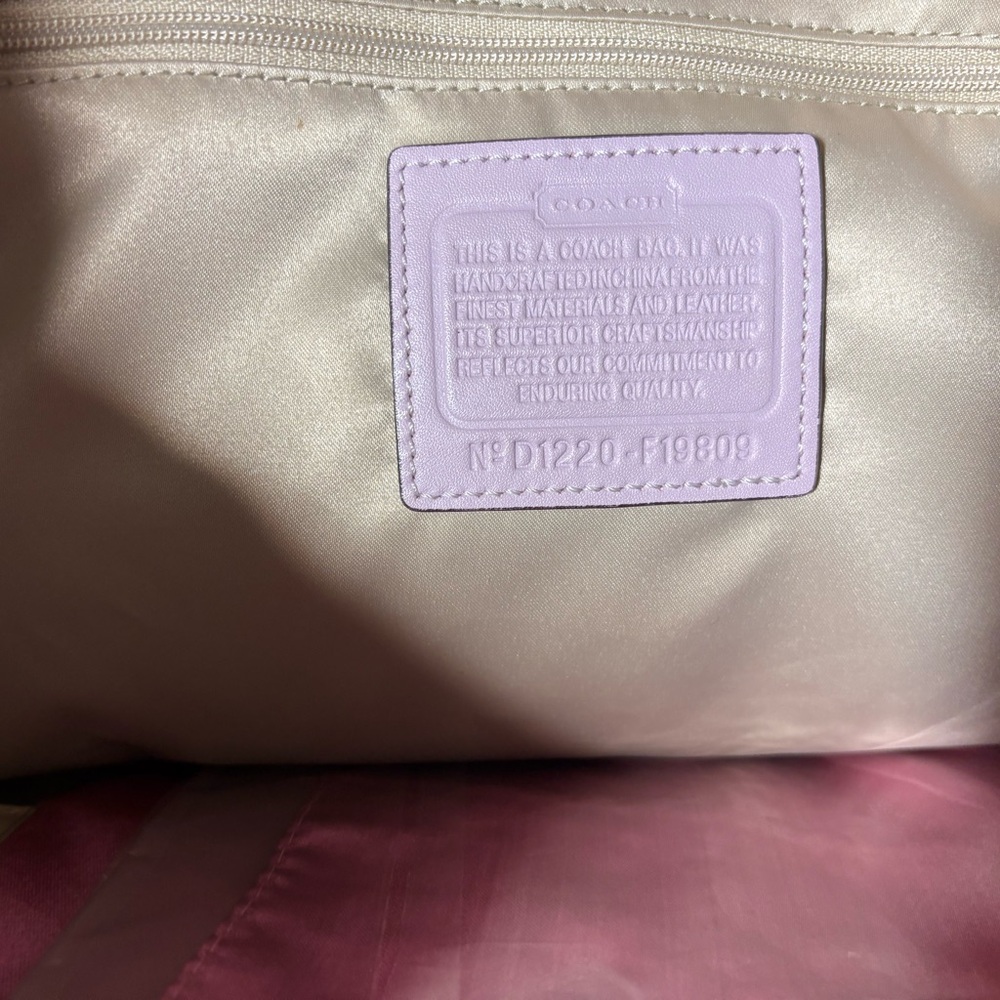 Coach Signature and Butterfly 🦋 Asia exclusive - Picture 5 of 10